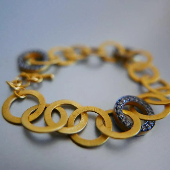 Elegant Alloy Circle Chain Bracelet
